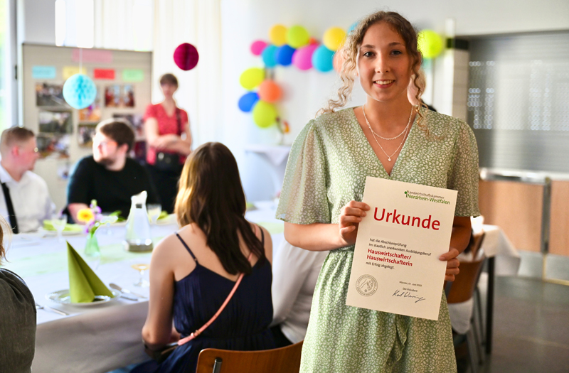 "Die Zukunft ist bunt" Lossprechung der Hauswirtschaft.