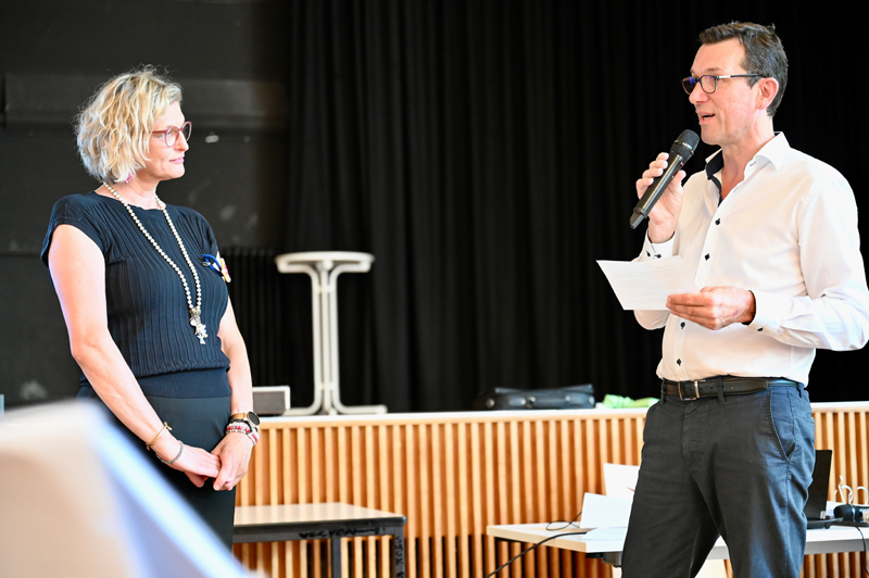 Offizielle Verabschiedung bei der Lehrkäftekonferenz im Juli 2026 (8)